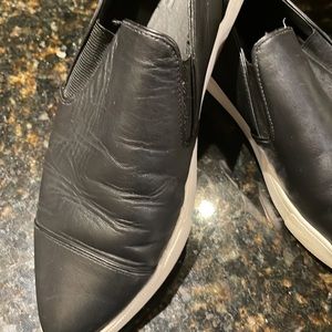Vince Leather Sneaker